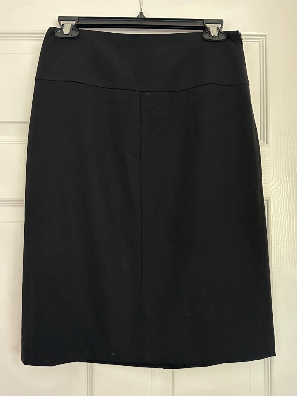Banana Republic Black Pencil Skirt - Sleek Tailored Silhouette